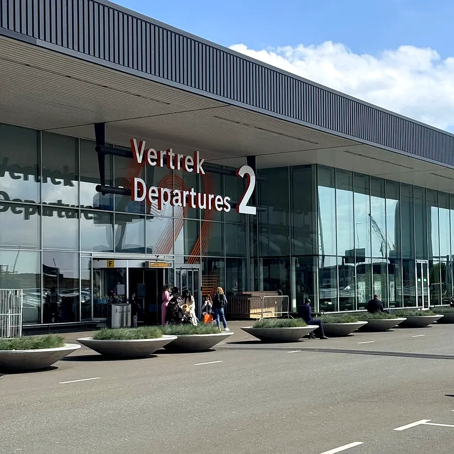 Uw luchthaventransfer bij Schiphol Vertrek 2